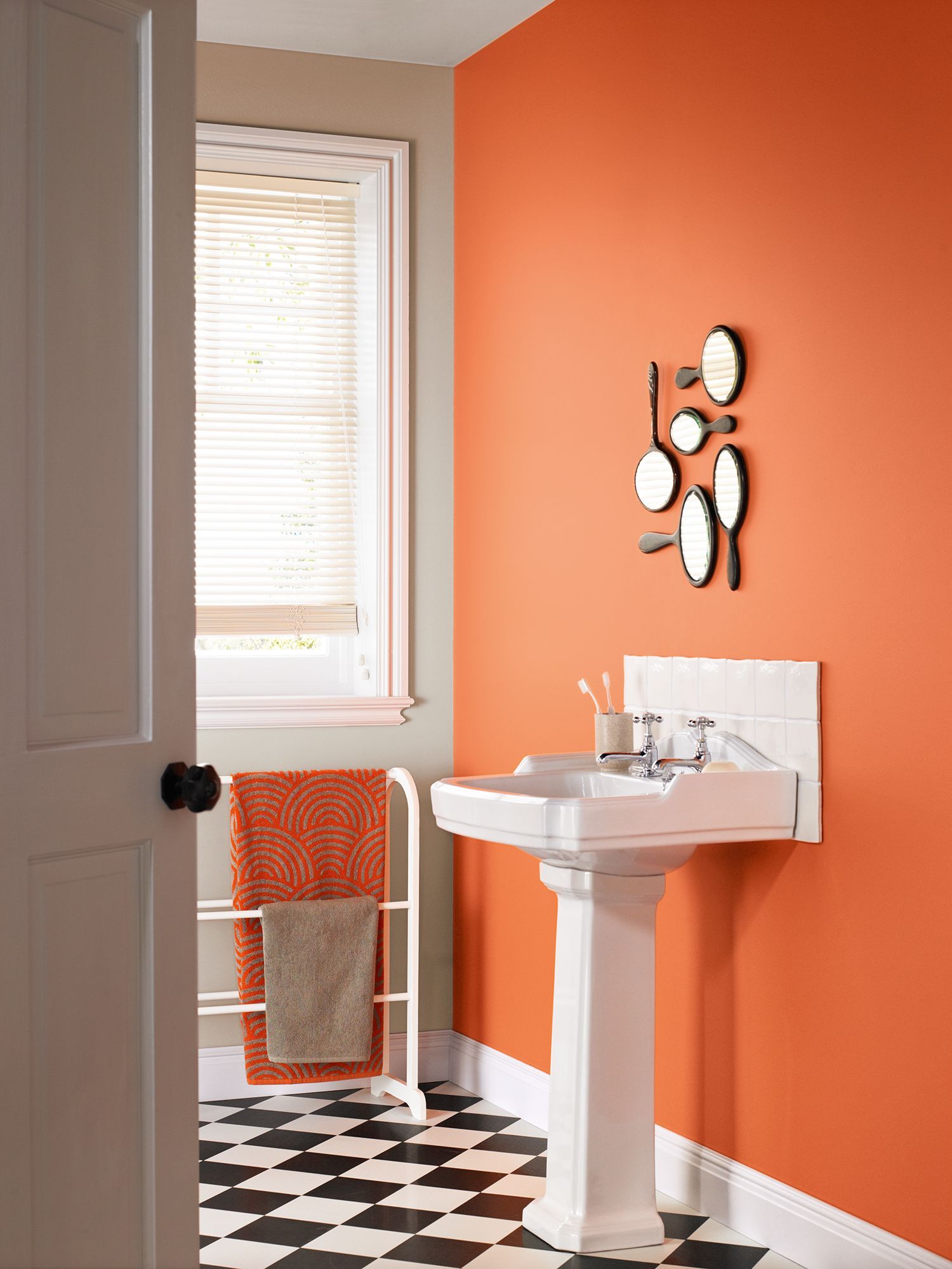 https://www.biologement.fr/img/cms/peinture%20salle%20de%20bain/orange.jpg