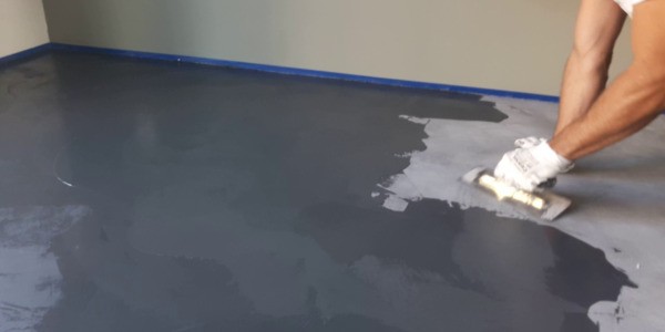 Qui pose le béton ciré ?
