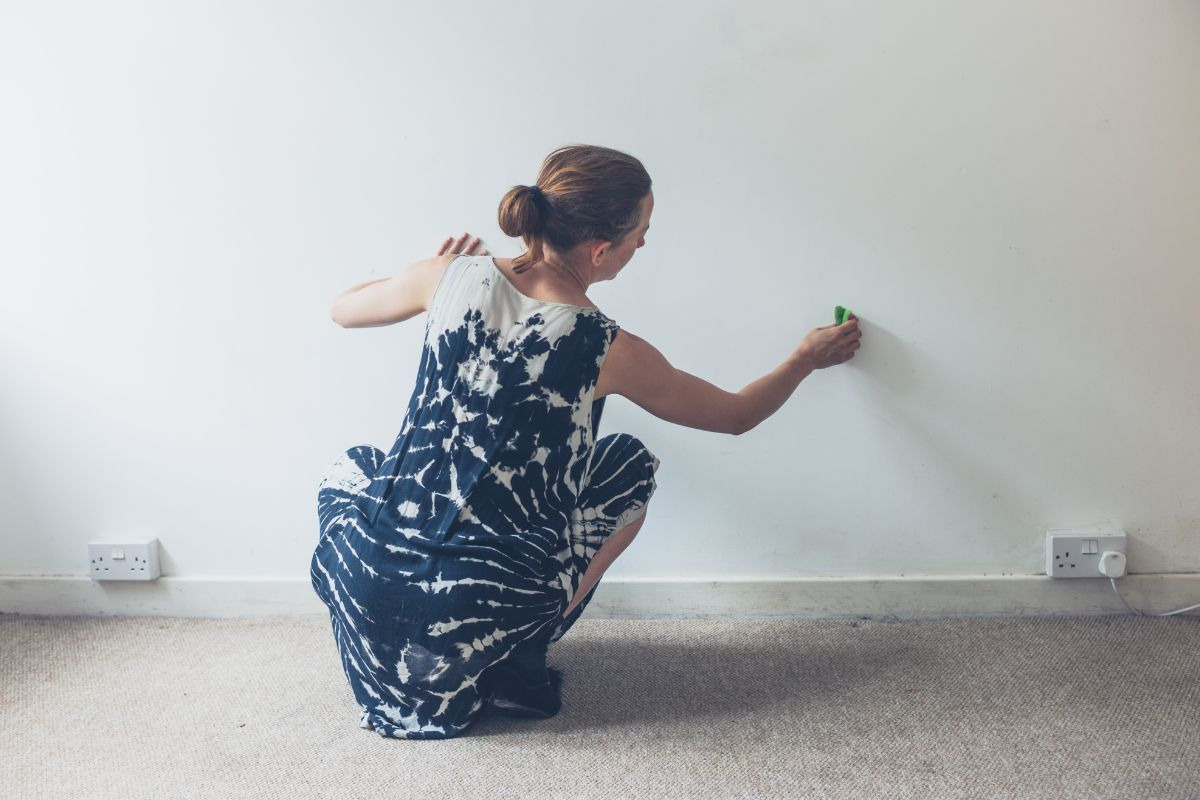 Comment et pourquoi faire un nettoyage des murs avant peinture ?